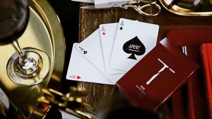 A FISM világbajnok által is promótált kiváló minőségű kártyapakli vörös és fekete színű változata
